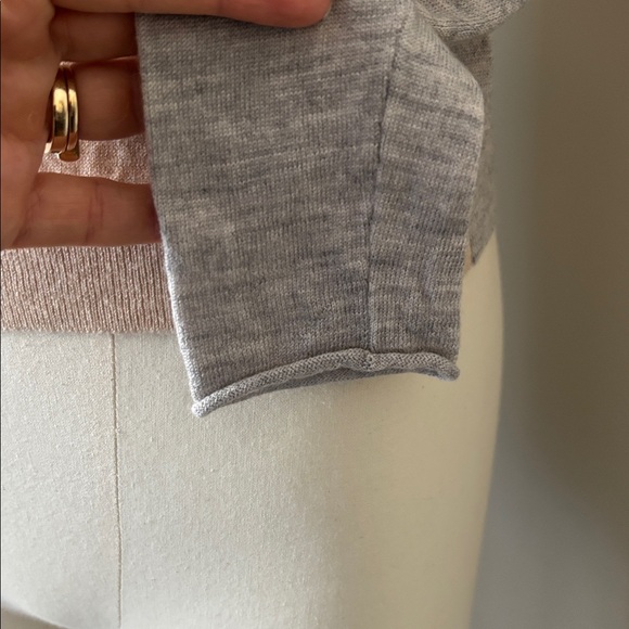 Club Monaco Beige and Gray Crew Neck Sweater - Picture 4 of 6